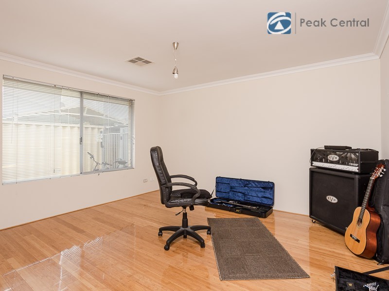 132 Aurora Drive, Atwell WA 6164