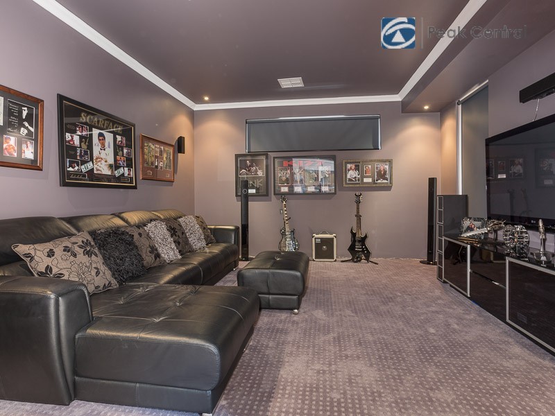 132 Aurora Drive, Atwell WA 6164