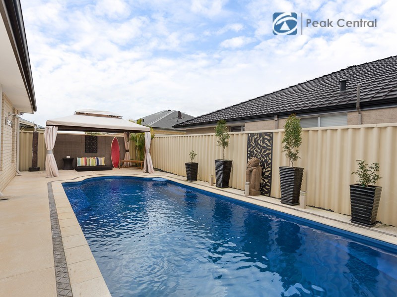 132 Aurora Drive, Atwell WA 6164