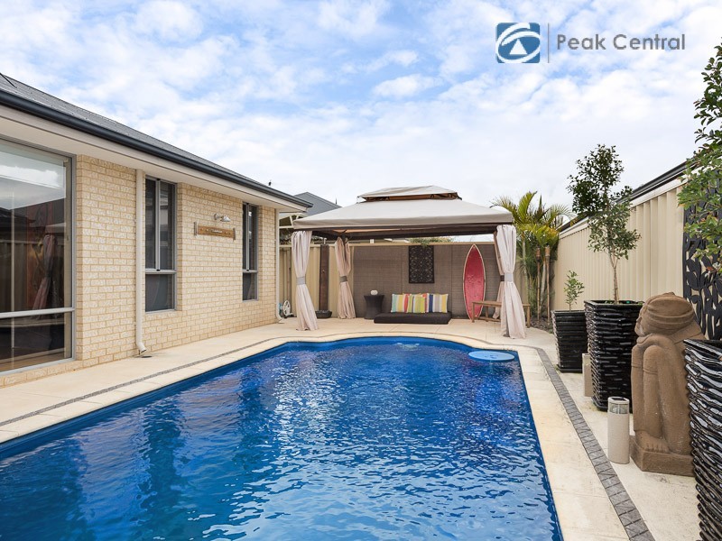 132 Aurora Drive, Atwell WA 6164