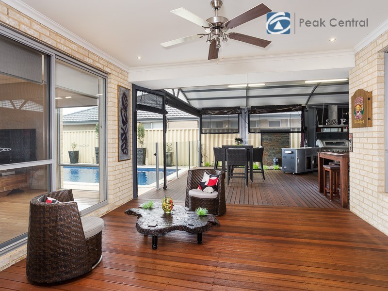 132 Aurora Drive, Atwell WA 6164