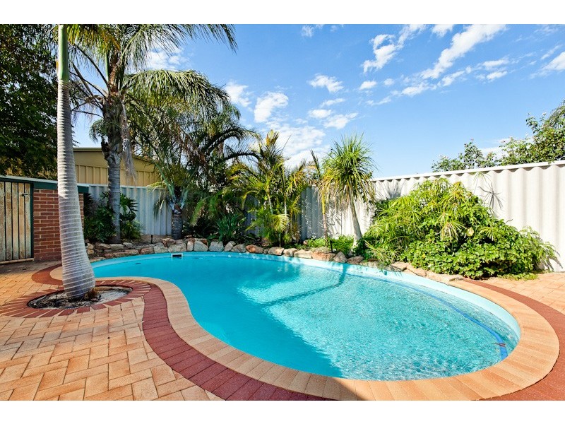 17 Empress Crescent, Atwell WA 6164