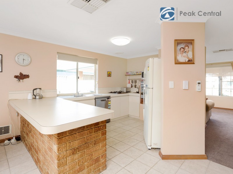 36 Carlhausen Close, Atwell WA 6164