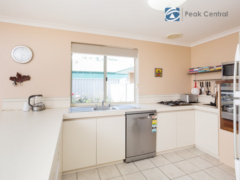 36 Carlhausen Close, Atwell WA 6164