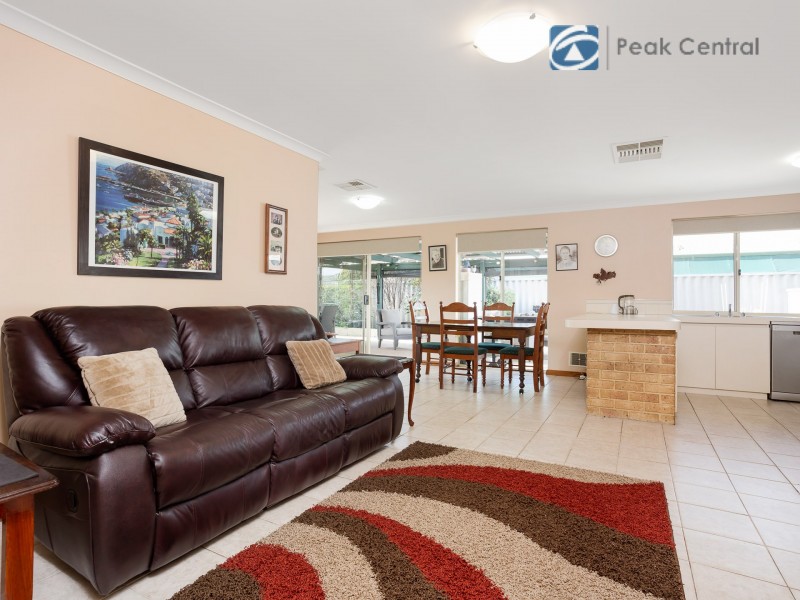 36 Carlhausen Close, Atwell WA 6164