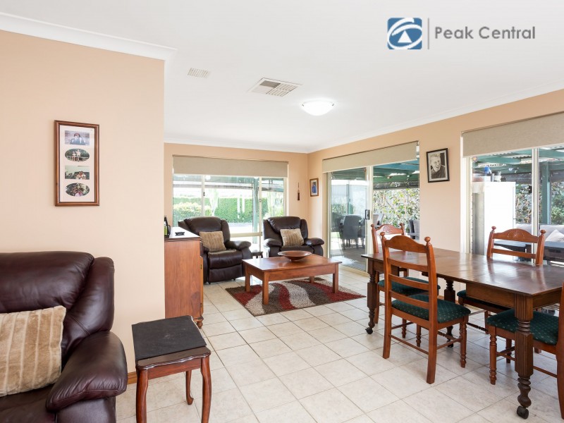 36 Carlhausen Close, Atwell WA 6164