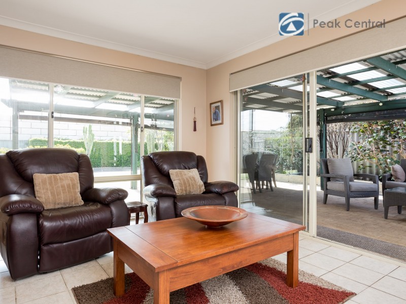 36 Carlhausen Close, Atwell WA 6164