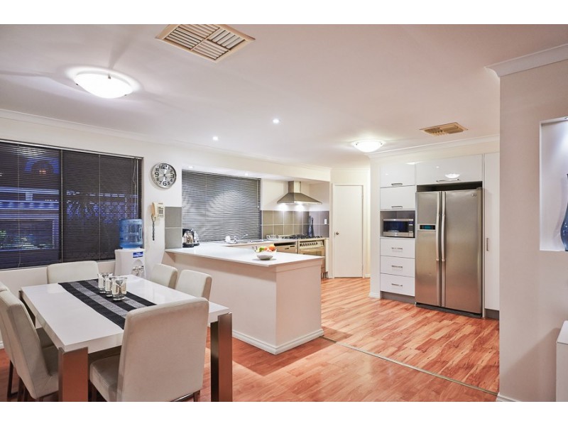 67 Delton Way, Atwell WA 6164