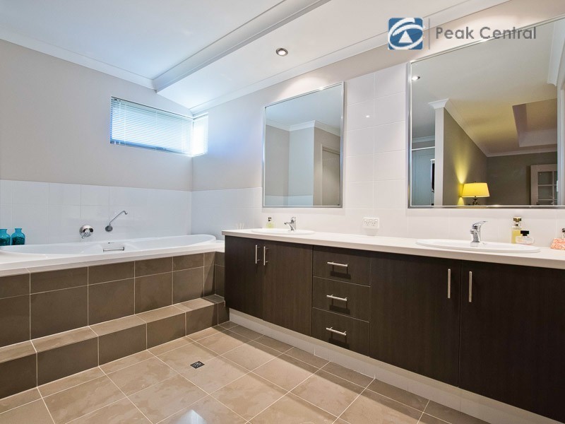 9 Armand Drive, Aubin Grove WA 6164