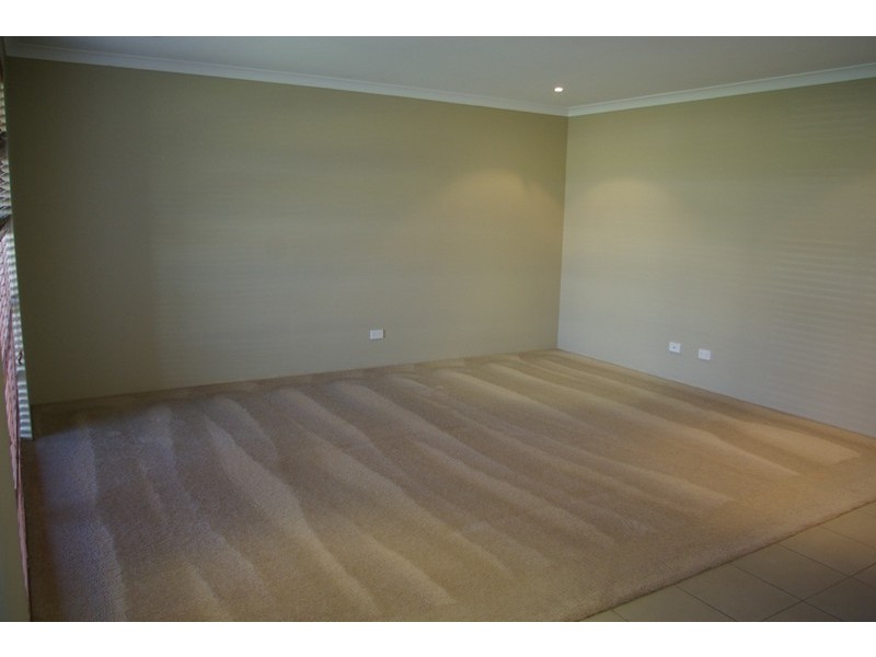 10 Dorsal Bend, Hammond Park WA 6164