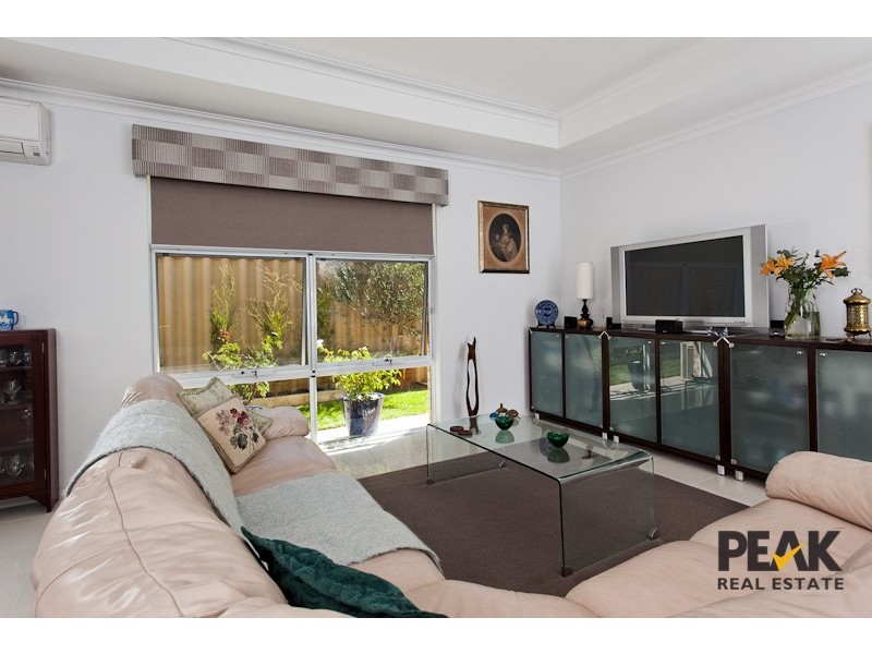 20 Elemi Bend, Atwell WA 6164