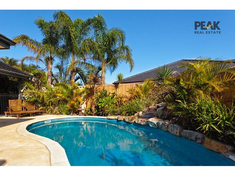 16 Aurora Drive, Atwell WA 6164