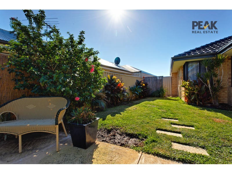16 Aurora Drive, Atwell WA 6164