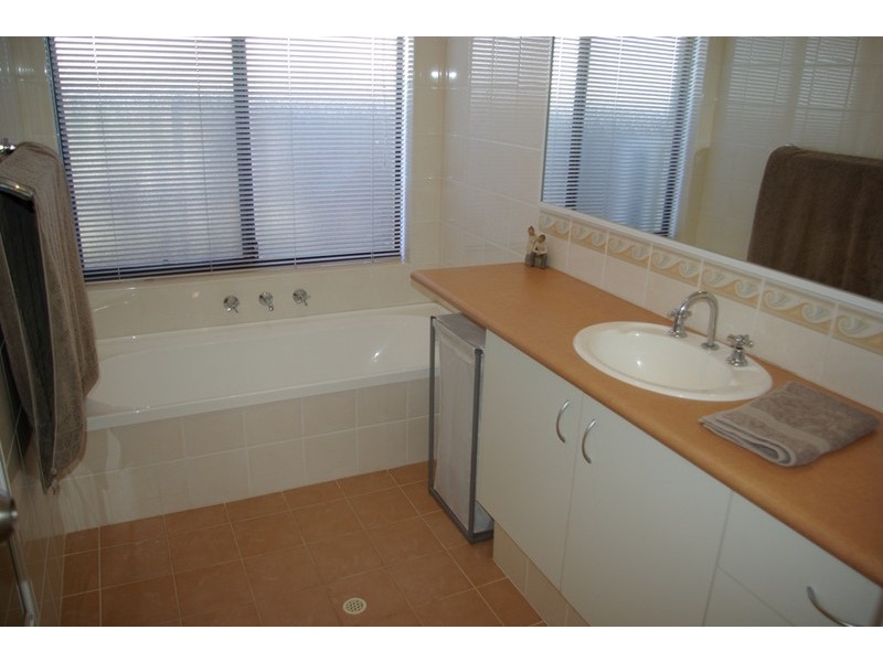 5 Goodwill Avenue, Atwell WA 6164