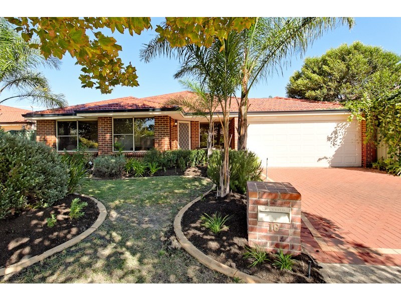 16 Strand Close, Atwell WA 6164
