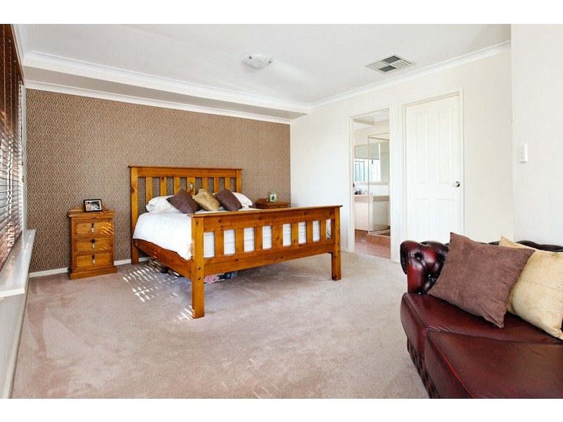 16 Strand Close, Atwell WA 6164