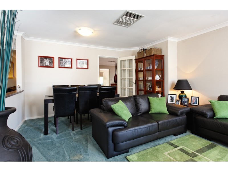16 Strand Close, Atwell WA 6164