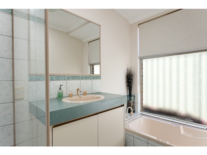 16 Strand Close, Atwell WA 6164