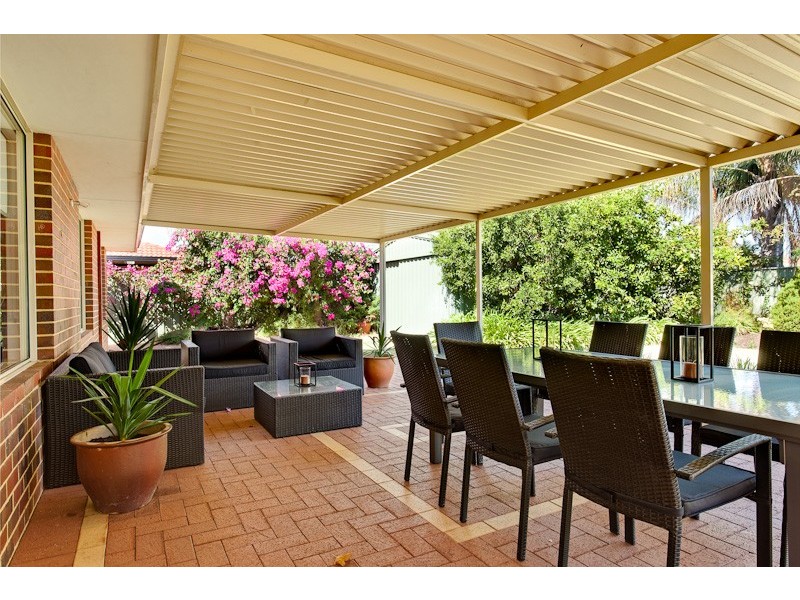 16 Strand Close, Atwell WA 6164
