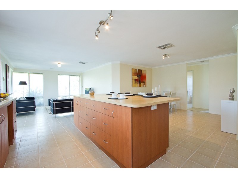 5 Ling Court, Atwell WA 6164