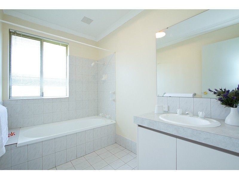 5 Ling Court, Atwell WA 6164