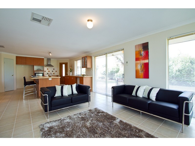 5 Ling Court, Atwell WA 6164