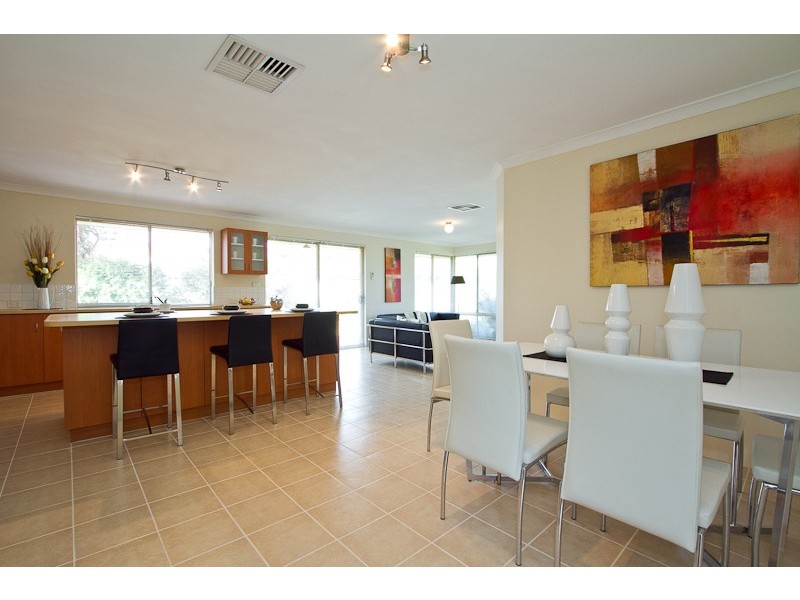 5 Ling Court, Atwell WA 6164