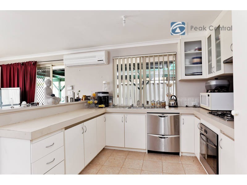 7 Beswick Gardens, Atwell WA 6164