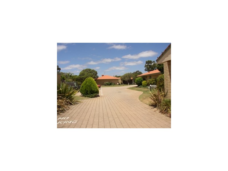 35/35 Winnacott Street, Willagee WA 6156