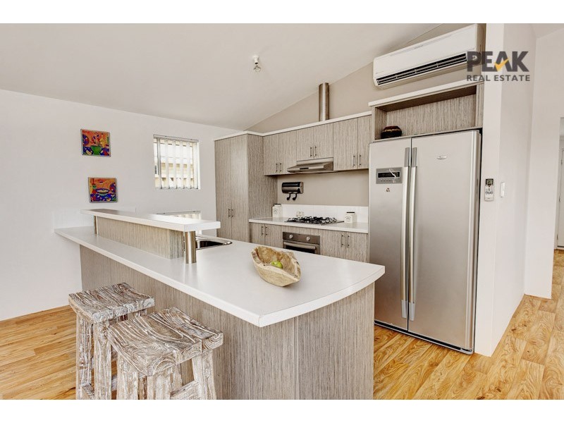 17  Essence Bend, Atwell WA 6164