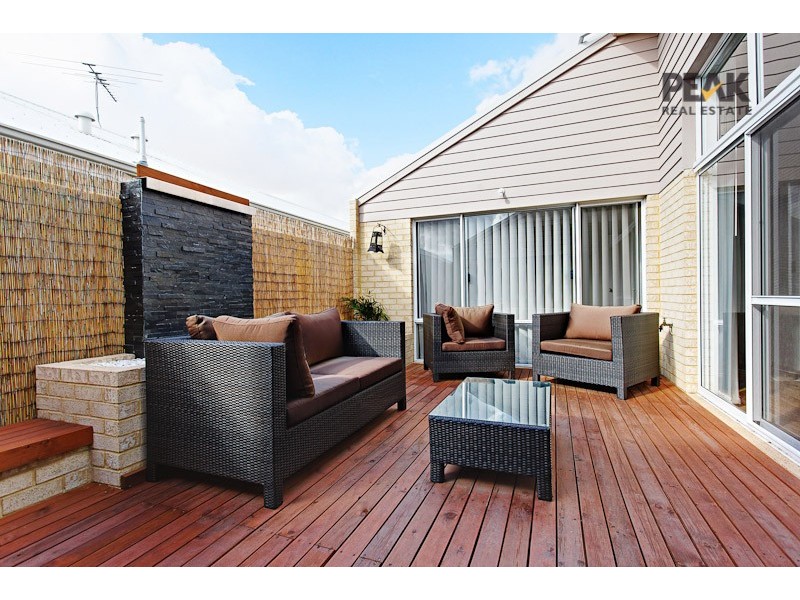 17  Essence Bend, Atwell WA 6164