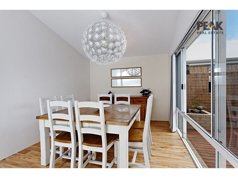 17  Essence Bend, Atwell WA 6164