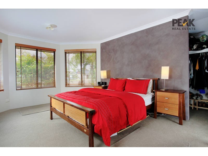 6 Bendee Drive, Atwell WA 6164