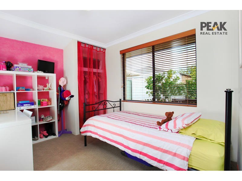 6 Bendee Drive, Atwell WA 6164