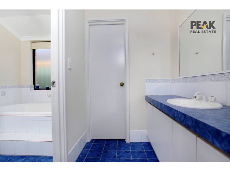 6 Bendee Drive, Atwell WA 6164