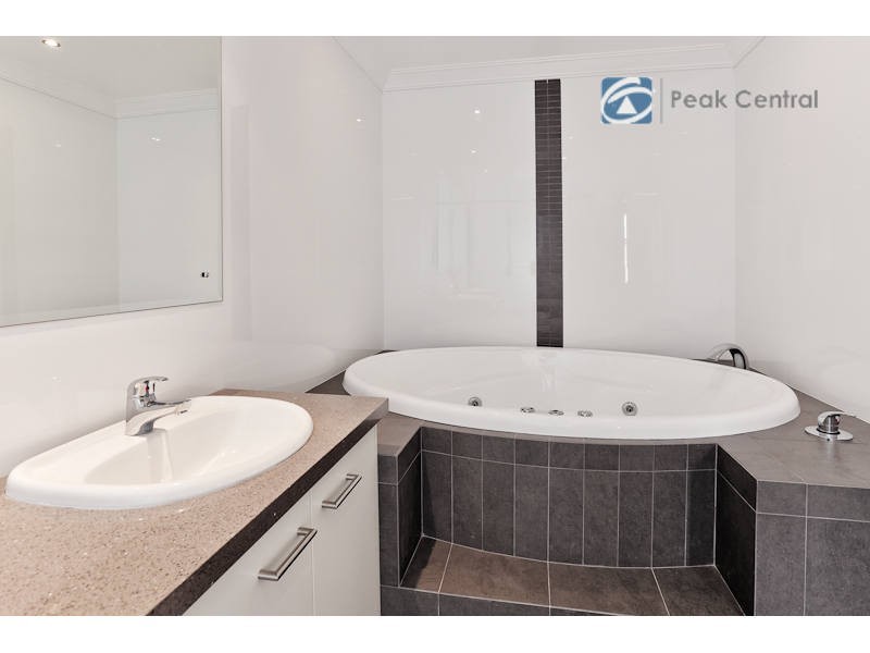 5 Aristata Parade, Aubin Grove WA 6164