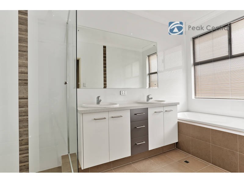 5 Aristata Parade, Aubin Grove WA 6164