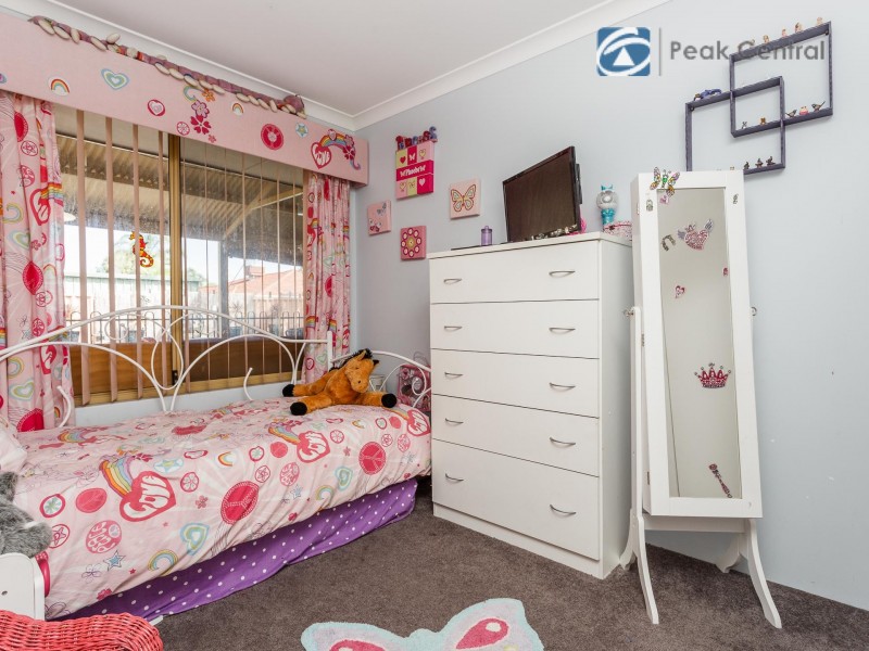 28 Folland Parade, Atwell WA 6164