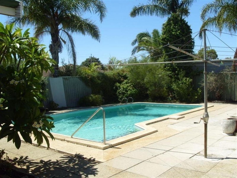 70 Gilbertson Road, Kardinya WA 6163