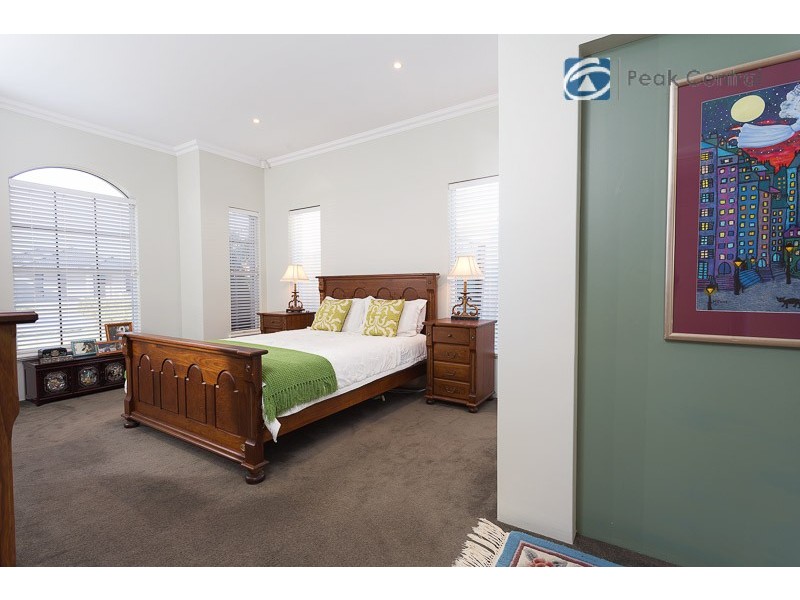 18 Aurora Drive, Atwell WA 6164