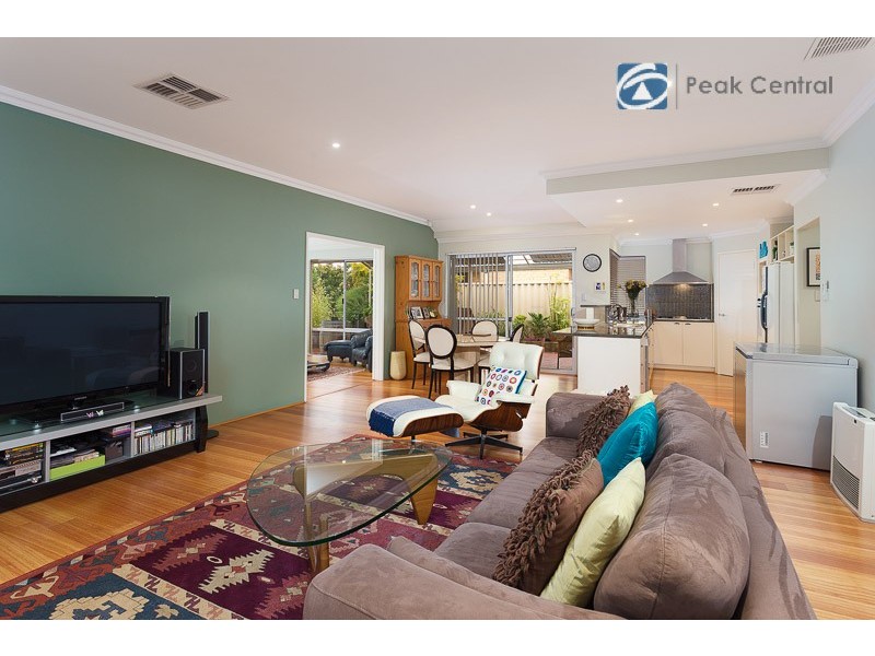 18 Aurora Drive, Atwell WA 6164