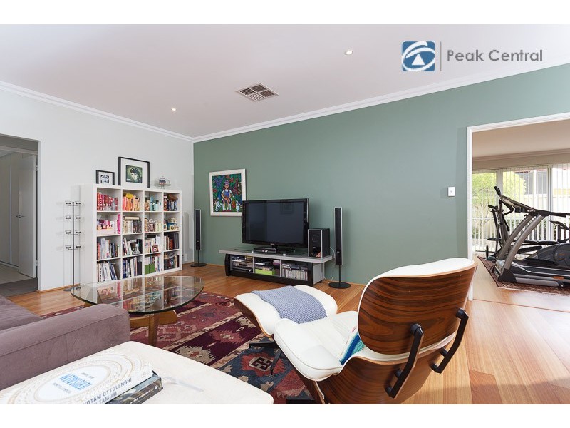 18 Aurora Drive, Atwell WA 6164