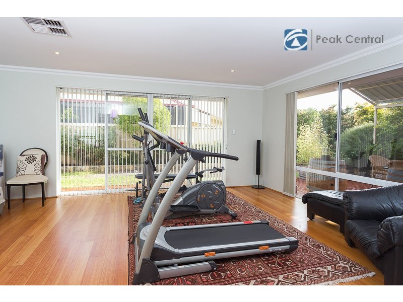 18 Aurora Drive, Atwell WA 6164