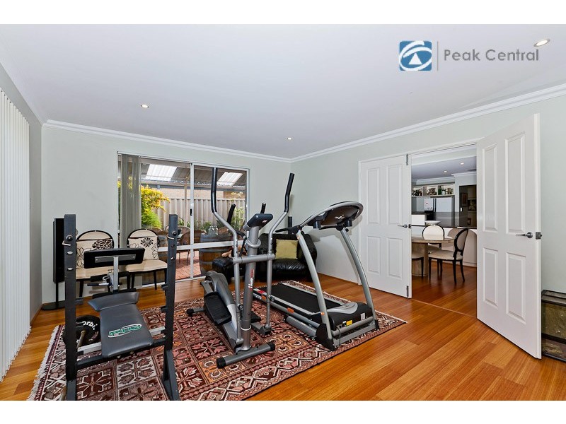 18 Aurora Drive, Atwell WA 6164