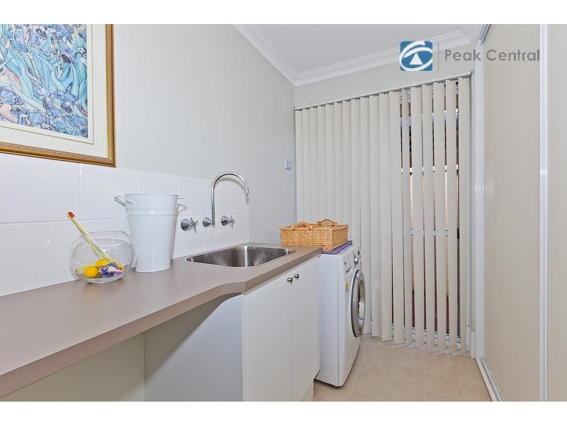 18 Aurora Drive, Atwell WA 6164