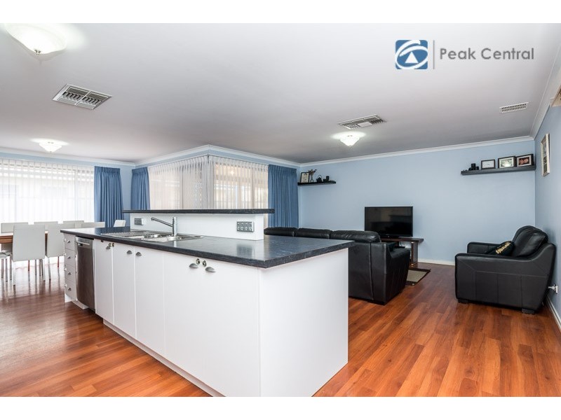 27 Camden Blvd, Aubin Grove WA 6164