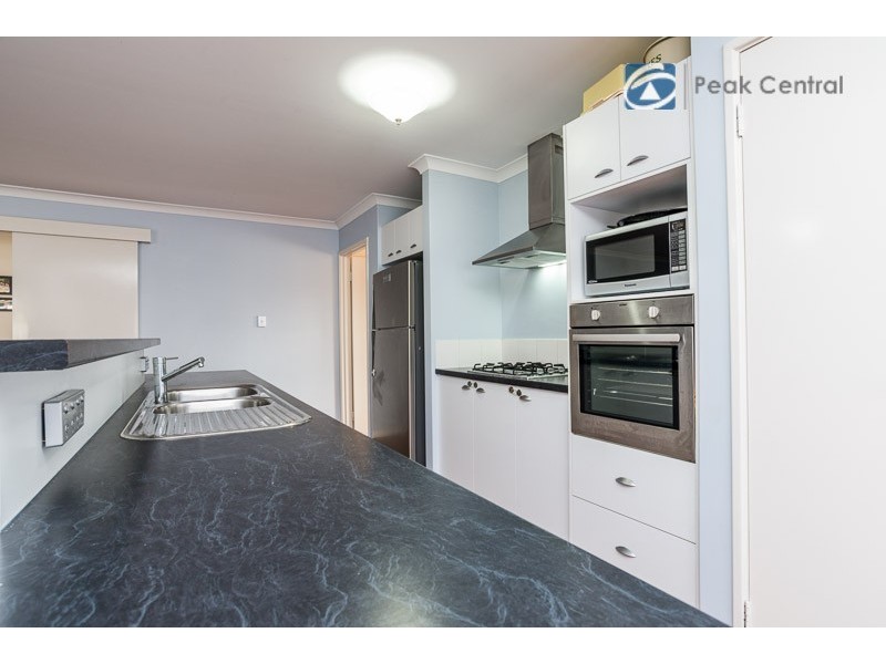 27 Camden Blvd, Aubin Grove WA 6164