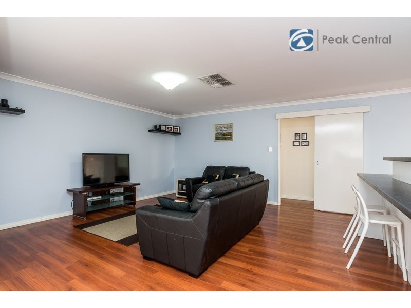 27 Camden Blvd, Aubin Grove WA 6164