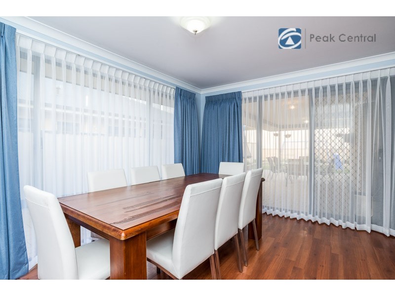 27 Camden Blvd, Aubin Grove WA 6164