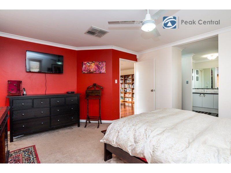 27 Camden Blvd, Aubin Grove WA 6164